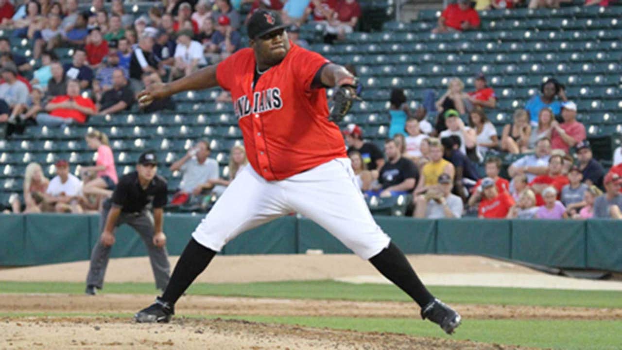 Reds pitcher 'Jumbo' Diaz sheds 70 pounds for spring training